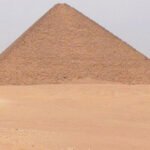 Rudá pyramida V Dahšuru Gíze