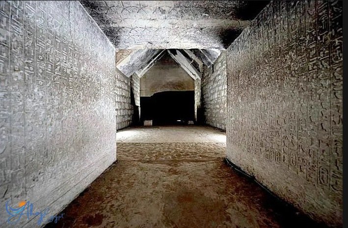 Tetova pyramida v Sakkáře